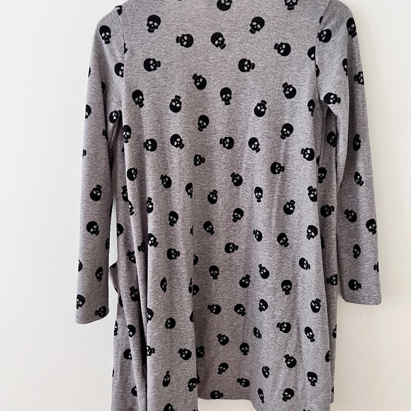 LuLaRoe Caroline Grey Cardigan - XS - Skull Pattern - Picture 3 of 4